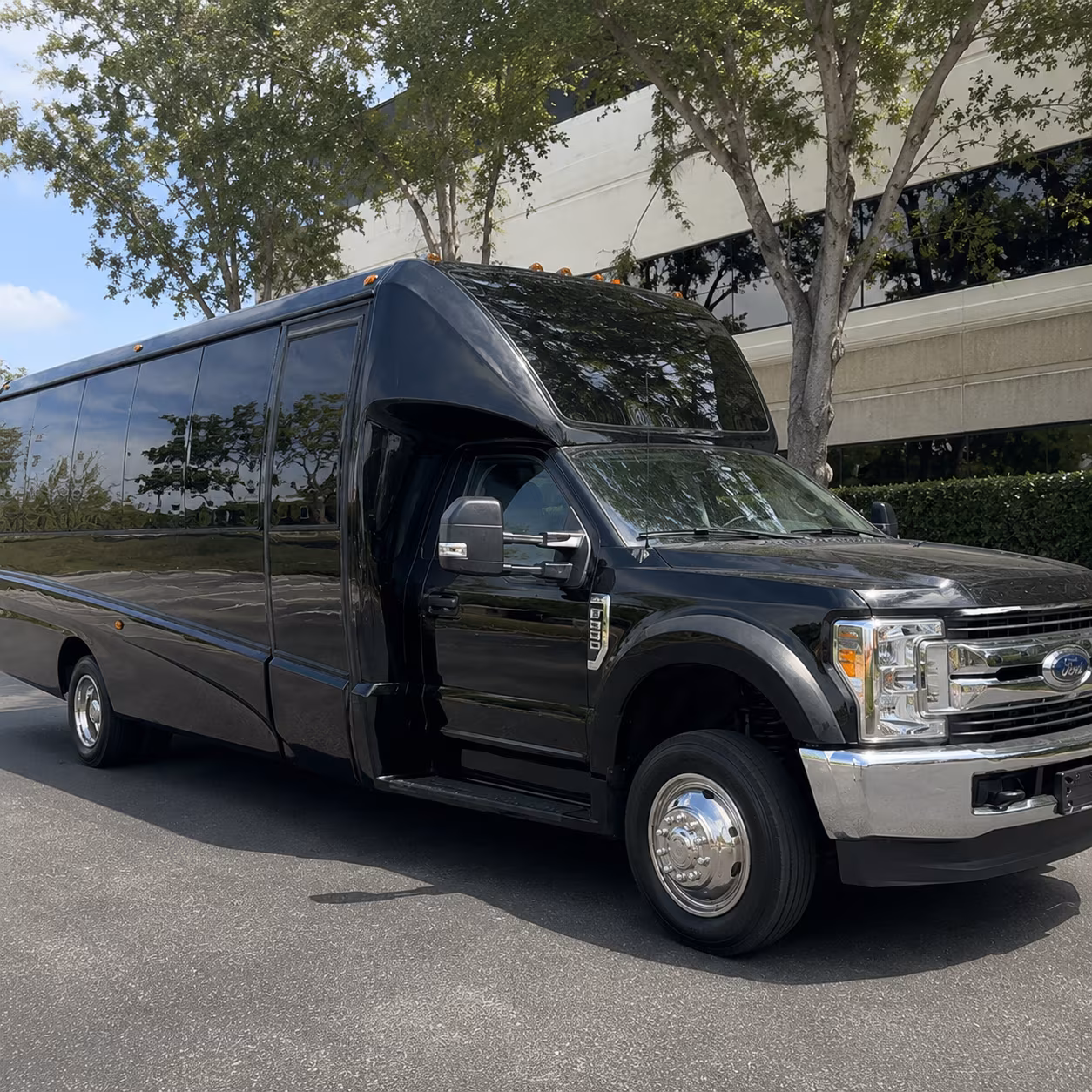 bachelorette party bus rentals for a night out in tempe and old town scottsdale
