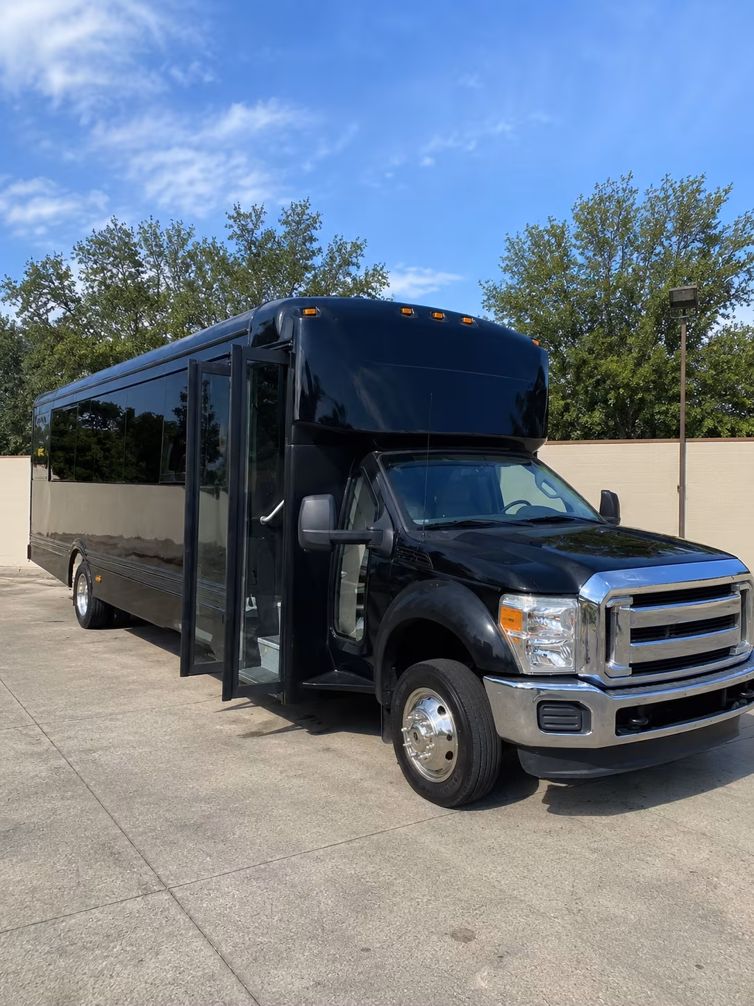 gilbert 20 passenger party bus